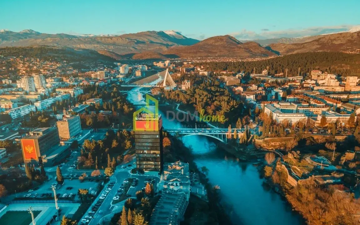 Izdavanje, poslovni prostor, 450m², Preko Morače, Podgorica