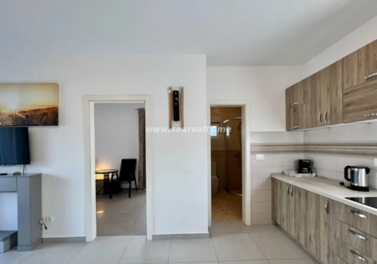 Prodaja, jednosoban stan, 71m², Tivat, Crna Gora