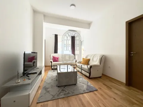 Izdavanje, dvosoban stan, 52m², Ljubović, Podgorica - image 3