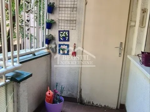 Prodaja, trosoban stan, 77m², Stari Grad, Beograd - image 9