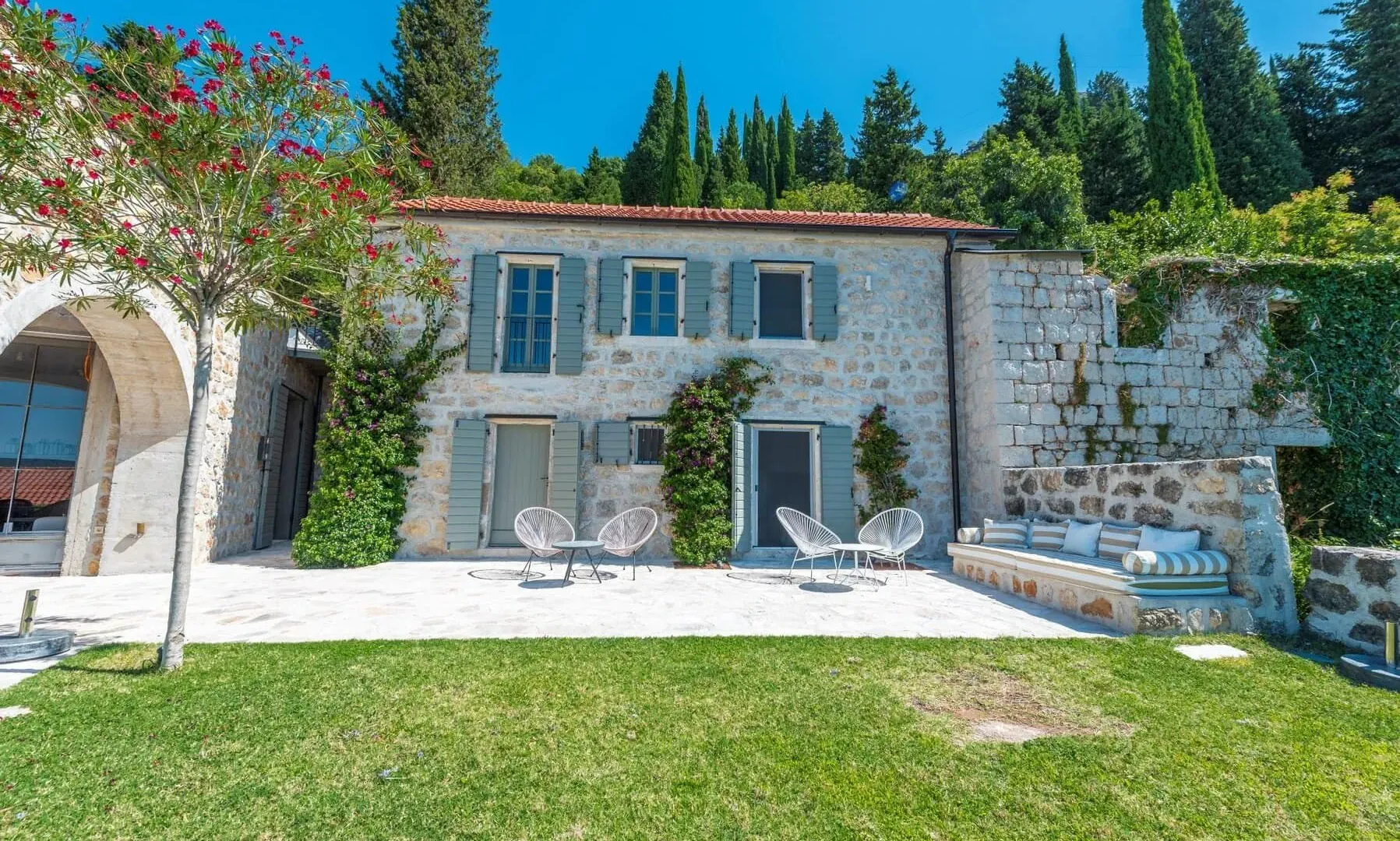 Sale, house, 350m², Kotor, Crna Gora