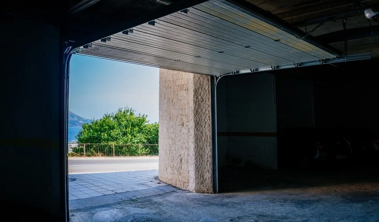 Sale, three bedroom apartment, 233m², Bečići, Budva