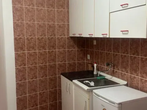 Izdavanje, poslovni prostor, 36m², Centar, Podgorica - image 6