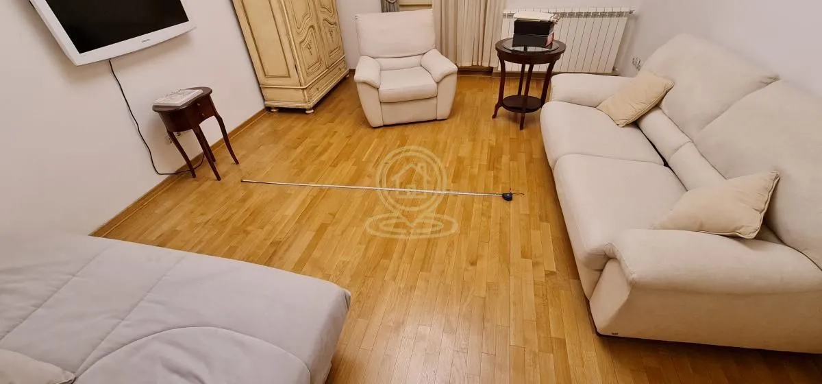 Izdavanje, jednosoban stan, 35m², Vračar Sve Podlokacije, Beograd