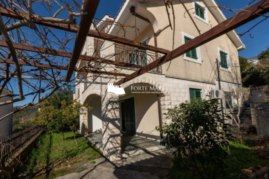 Prodaja, kuća, 252m², Topla, Herceg Novi