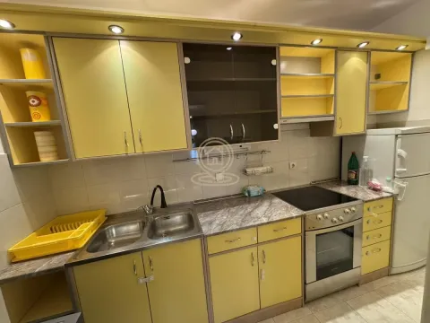 Izdavanje, trosoban stan, 76m², Centar, Novi Sad - image 32
