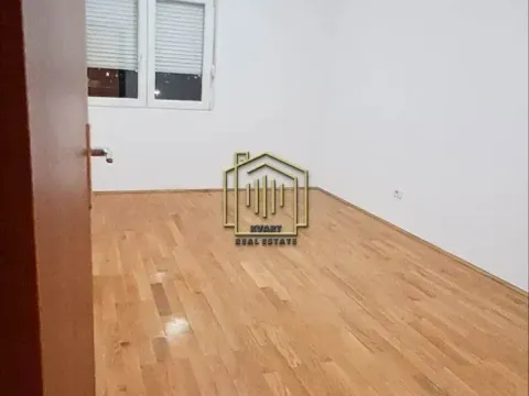Prodaja, jednosoban stan, 45m², Stari Aerodrom, Podgorica - image 4