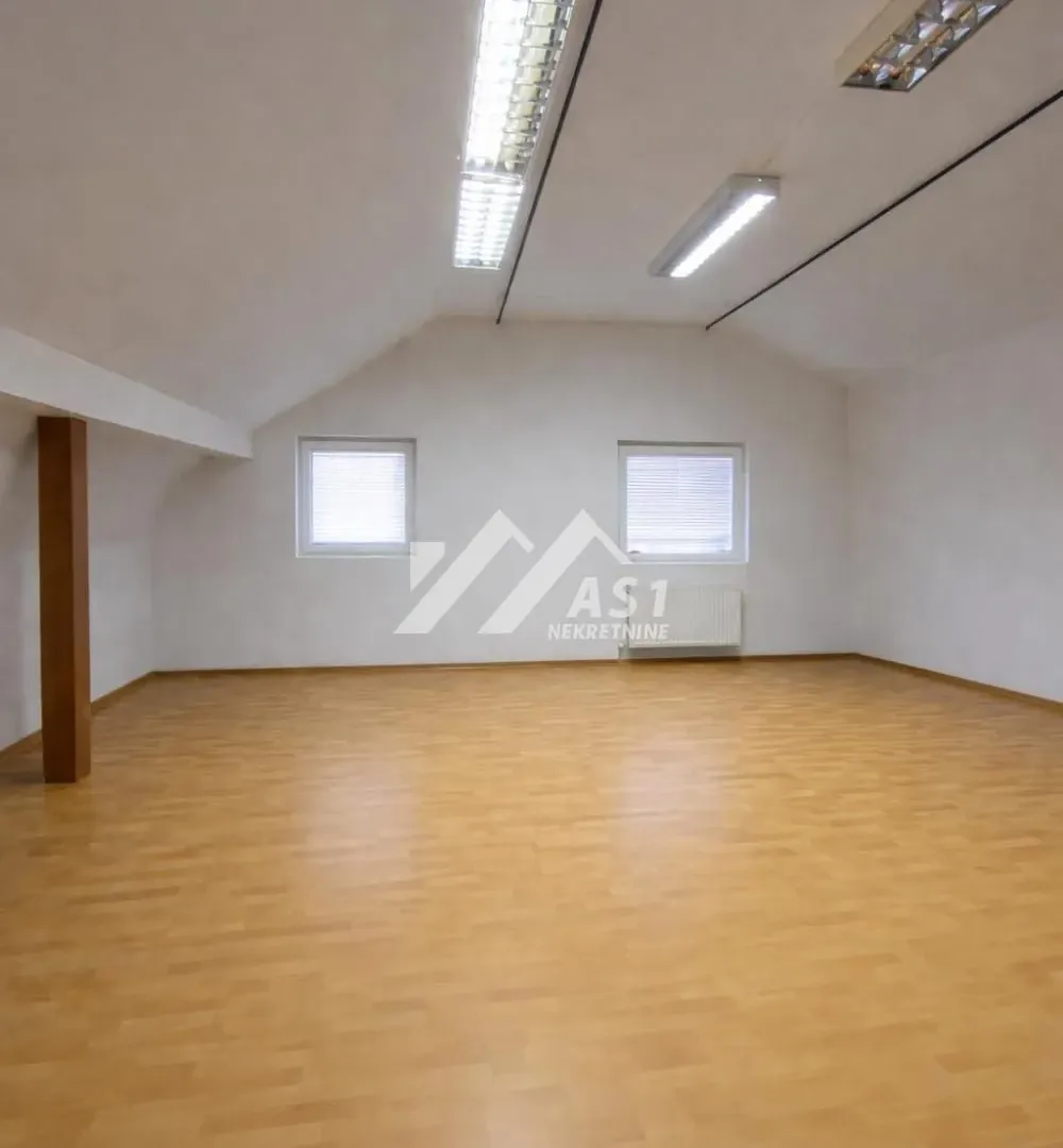 Rent, office space, 300m², Petrovaradin, Novi Sad