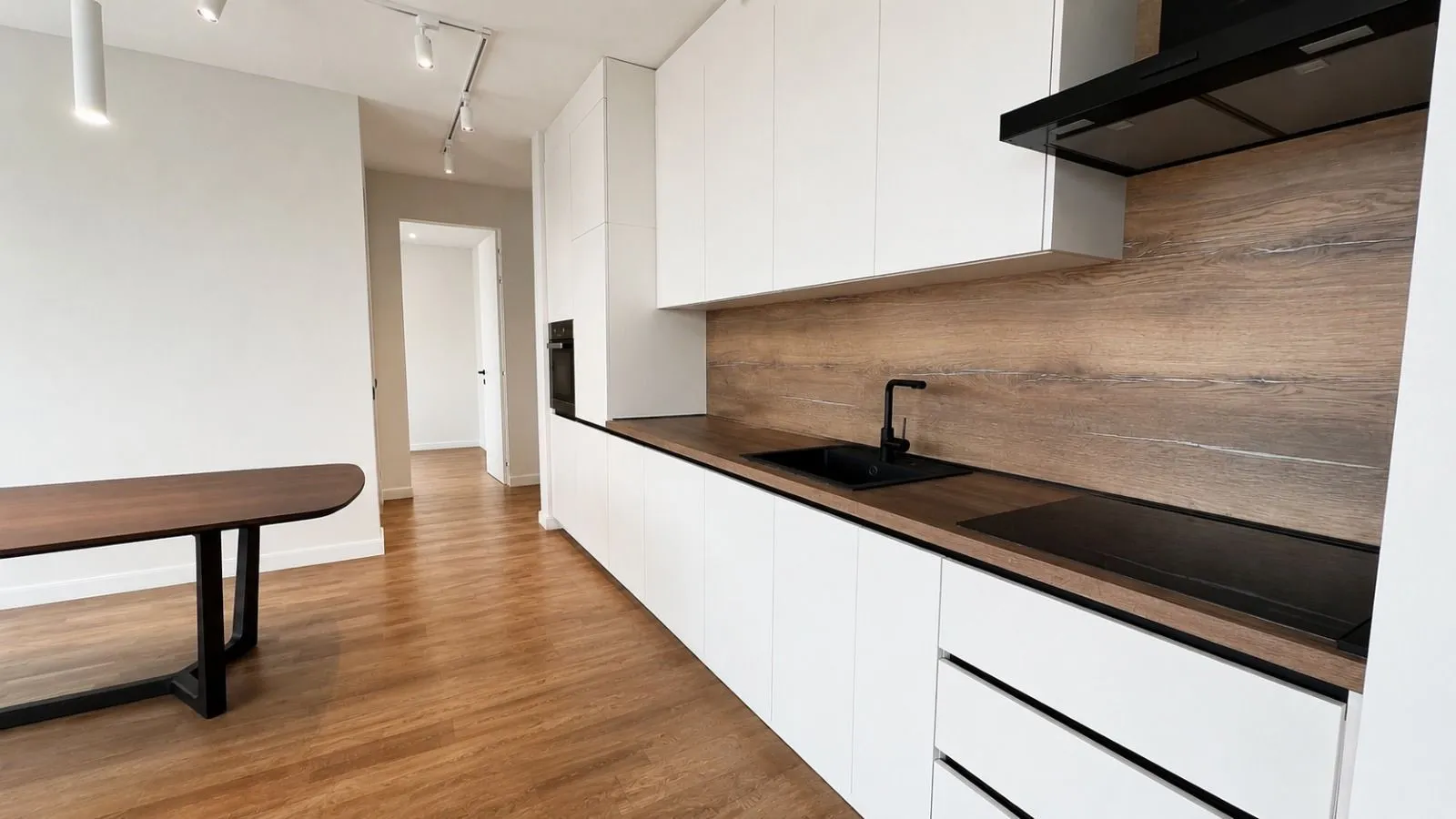 Prodaja, jednosoban stan, 157m², Krašići, Tivat