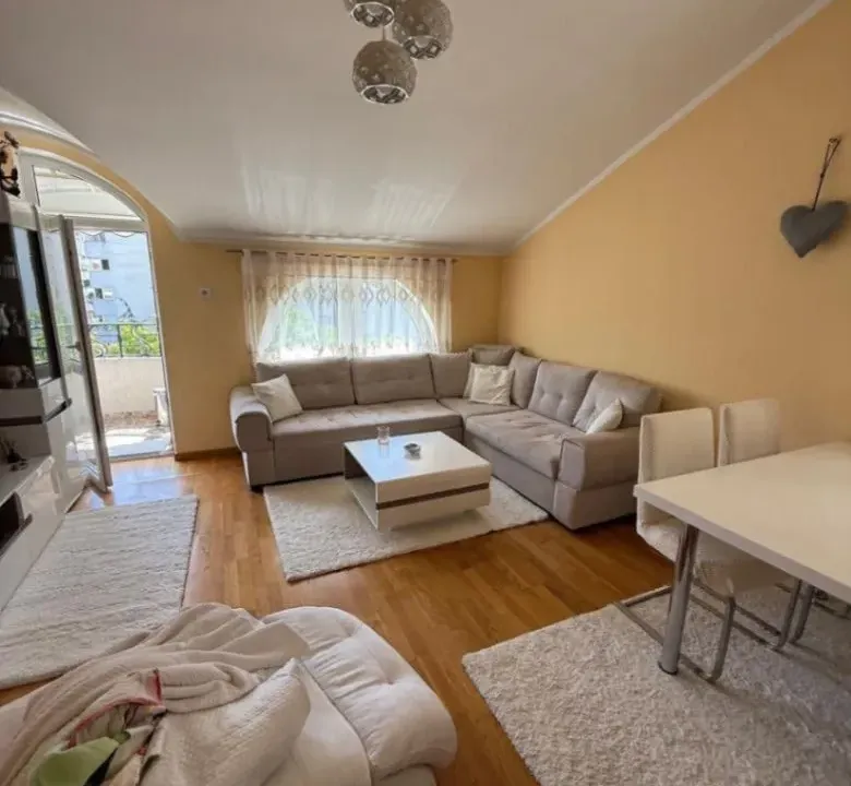 Prodaja, jednosoban stan, 62m², Centar, Bar