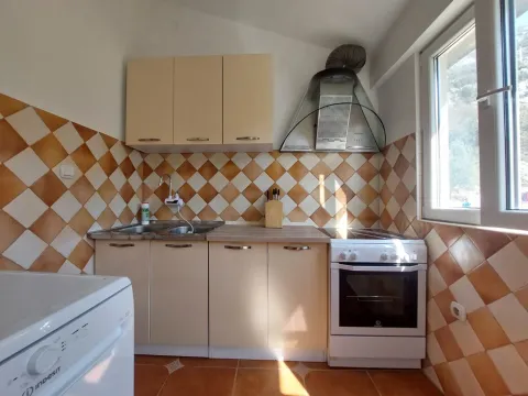 Rent, one bedroom apartment, 70m², Škaljari, Kotor - image 4