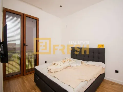 Izdavanje, kuća, 700m², Zeta, Podgorica - image 21