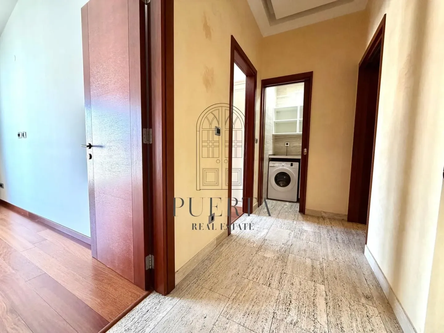 Izdavanje, trosoban stan, 138m², Preko Morače, Podgorica