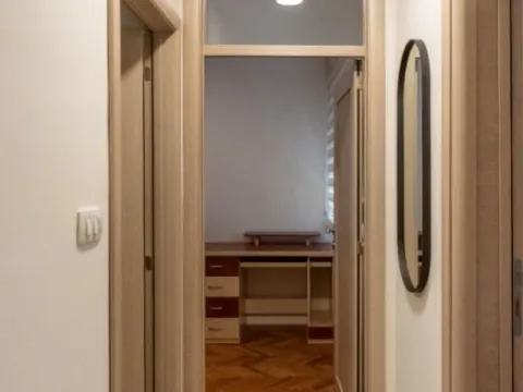 Izdavanje, dvosoban stan, 58m², Centar, Bar - image 9