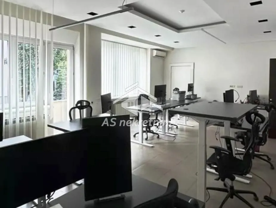 Izdavanje, stan, 223m², Kalenić Pijaca, Vračar Sve Podlokacije