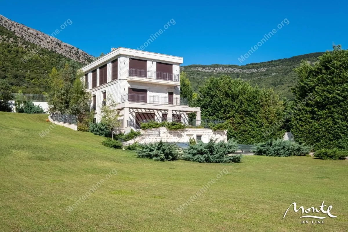 Prodaja, kuća, 560m², Tivat, Crna Gora