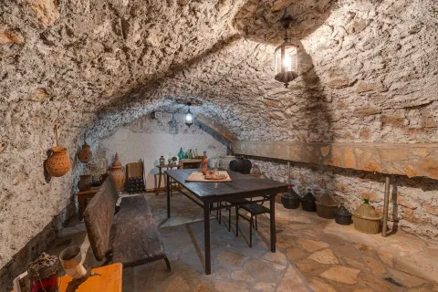 Prodaja, kuća, 180m², Bar, Crna Gora - image 11
