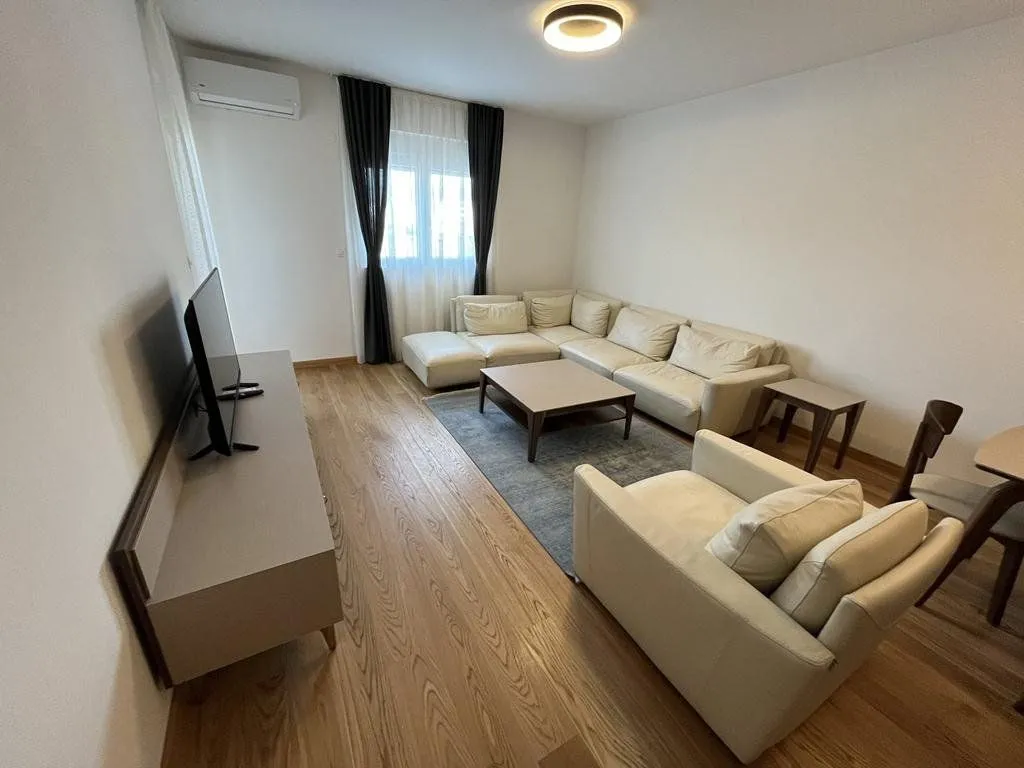 Izdavanje, dvosoban stan, 75m², City Kvart, Podgorica
