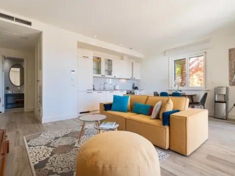 Sale, apartment, 190m², Luštica Bay, Tivat - image 11