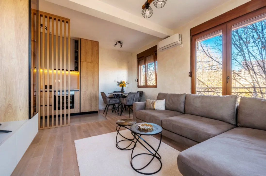Izdavanje, jednosoban stan, 52m2, Centar, Cetinje