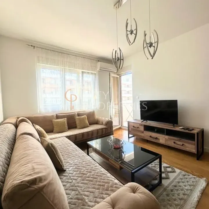 Izdavanje, stan, 54m², Central Point, Podgorica
