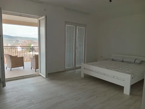 Rent, two bedroom apartment, 70m², Radanovići, Kotor - image 7