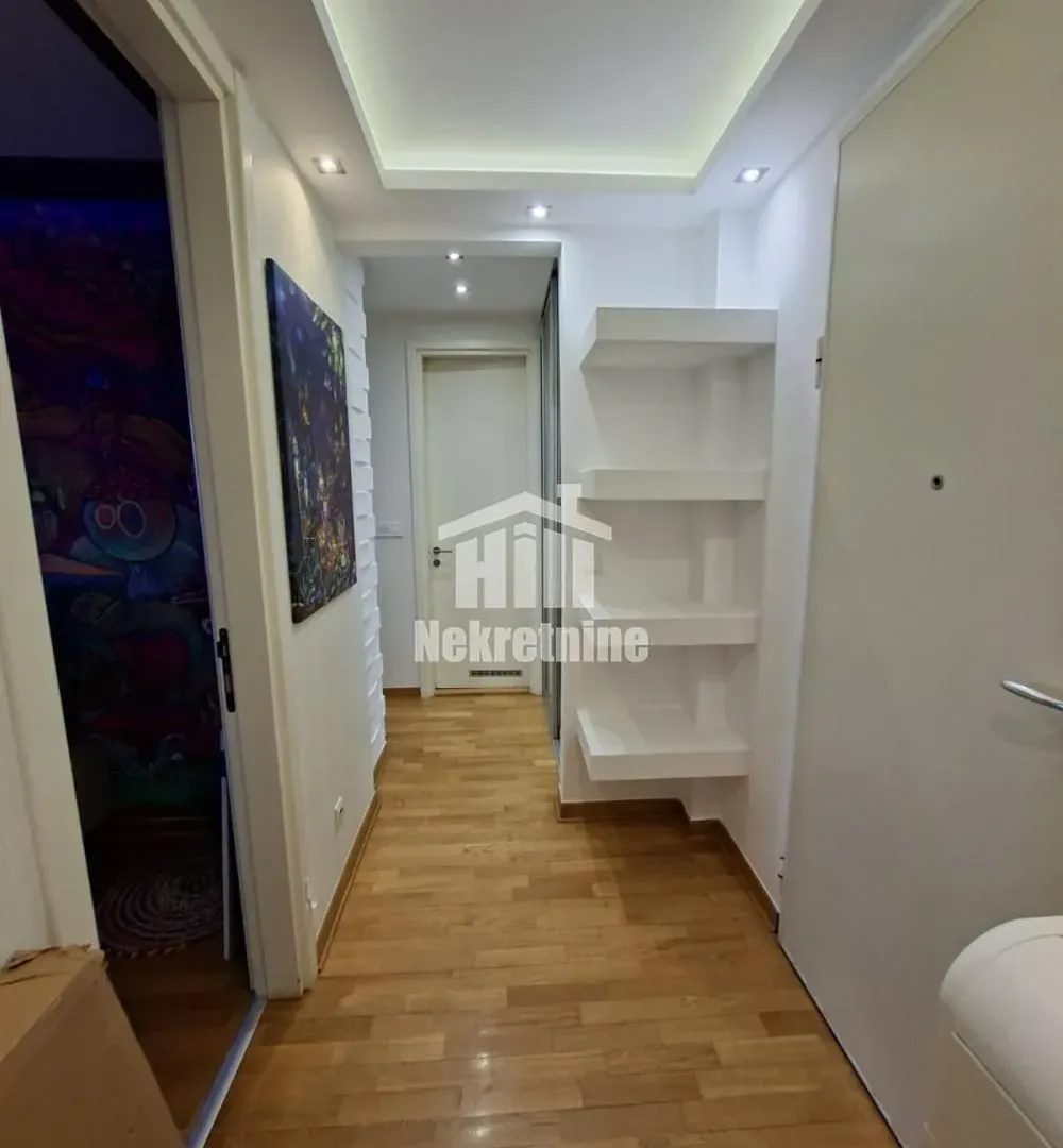 Prodaja, trosoban stan, 68m², Belvil, Beograd