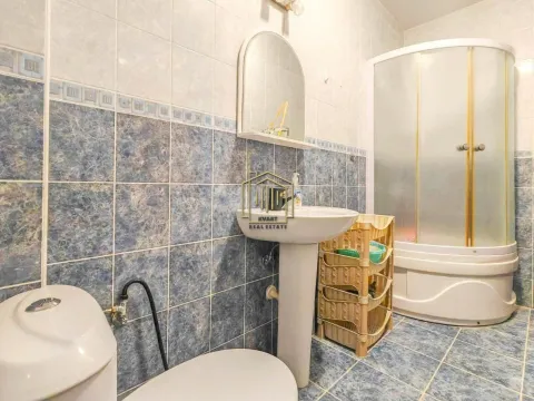 Izdavanje, dvosoban stan, 110m², Seoce, Budva - image 3