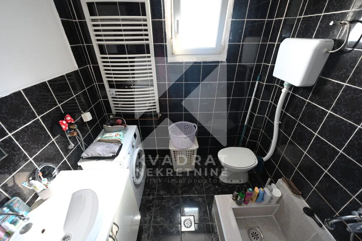 Prodaja, kuća, 101m², Tološka šuma, Podgorica