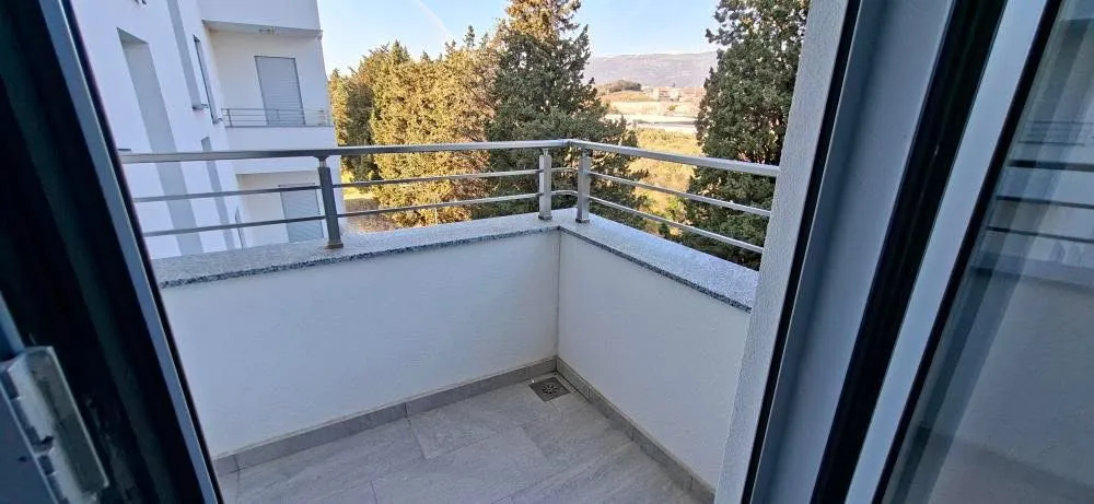 Izdavanje, jednosoban stan, 40m², Centar, Ulcinj