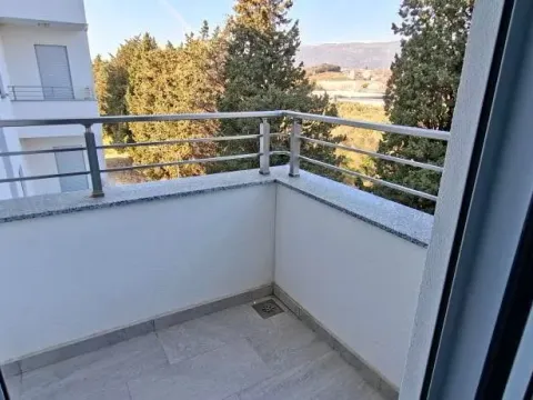 Izdavanje, jednosoban stan, 40m², Centar, Ulcinj - image 5