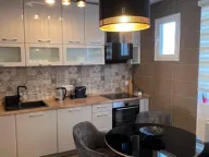 Izdavanje, dvosoban stan, 60m², Centar, Bar - image 9