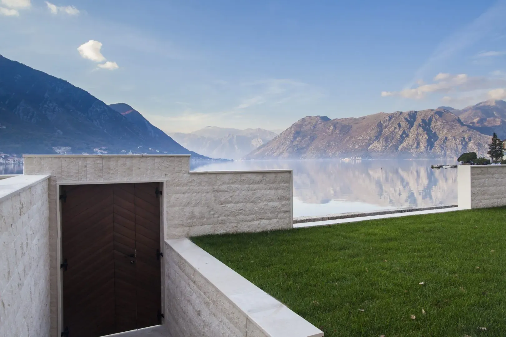 Prodaja, četvorosoban stan, 196m², Dobrota, Kotor