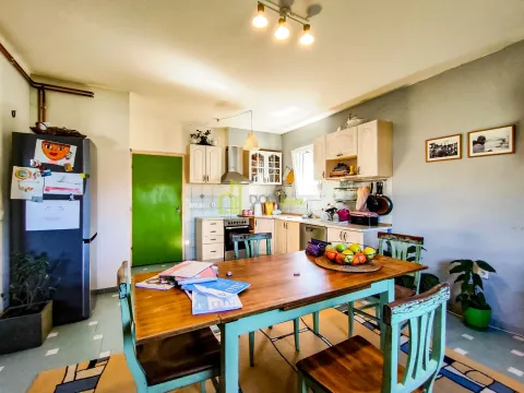 Prodaja, kuća, 150m², Tološi, Podgorica - image 23