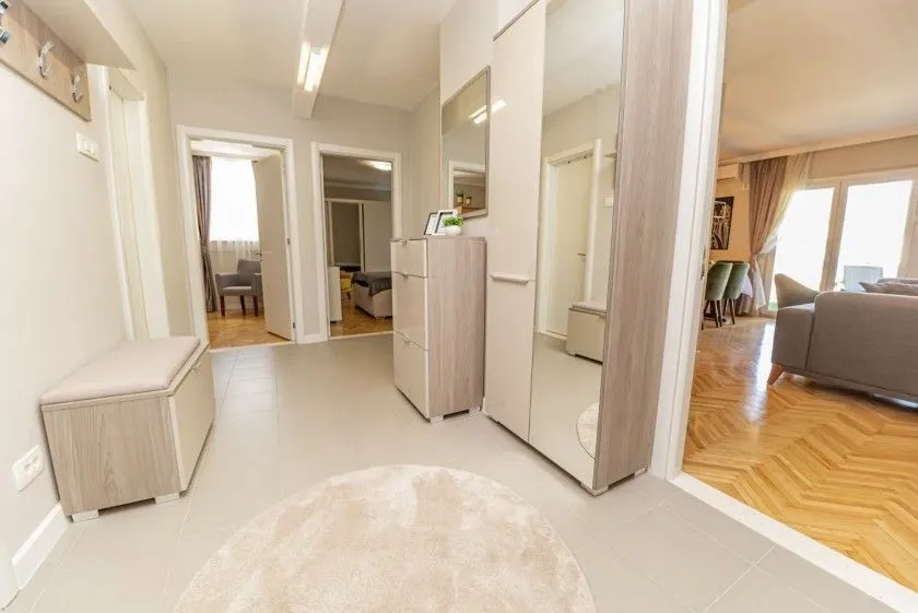 Sale, three bedroom apartment, 100m², Centar, Bar