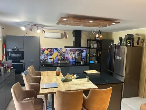 Izdavanje, kuća, 174m², Lastva Grbaljska, Kotor - image 5