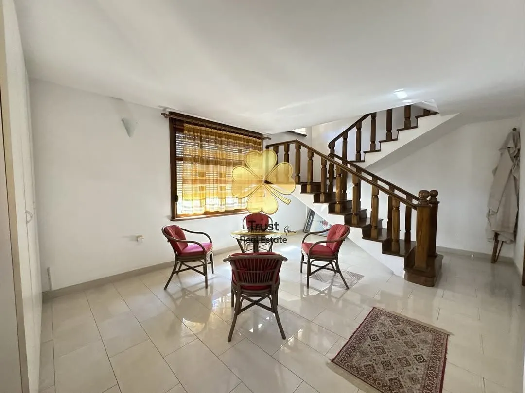 Prodaja, kuća, 270m², Masline, Podgorica
