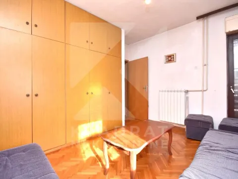 Izdavanje, kuća, 230m², Zagorič, Podgorica - image 17