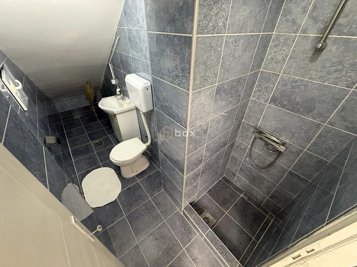 Prodaja, kuća, 186m², Pantelej, Niš