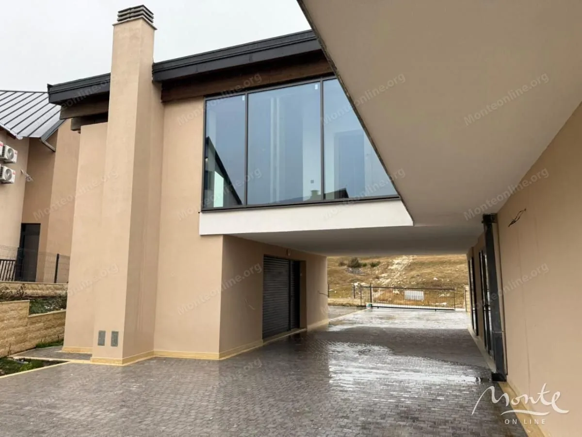 Prodaja, kuća, 1283m², Motički gaj, Žabljak