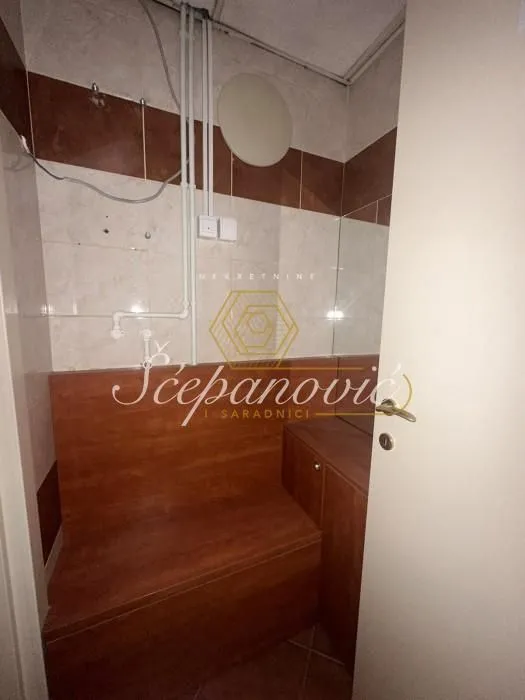 Sale, office space, 76m², Adamovićevo Naselje, Novi Sad Sve Podlokacije