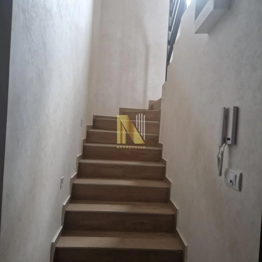 Izdavanje, četvorosoban stan, 118m², Sremska Kamenica, Petrovaradin