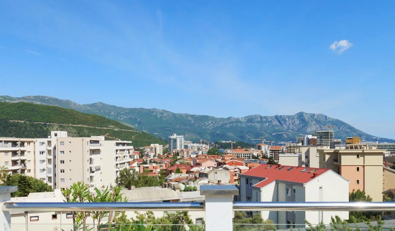 Prodaja, trosoban stan, 85m², Centar, Budva