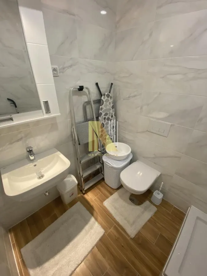 Izdavanje, garsonjera, 31m², Adamovićevo Naselje, Novi Sad Sve Podlokacije
