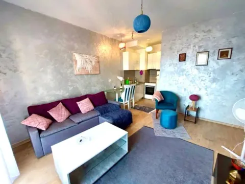 Izdavanje, dvosoban stan, 50m², City Kvart, Podgorica