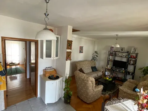 Prodaja, kuća, 138m², Podgorica, Crna Gora - image 2