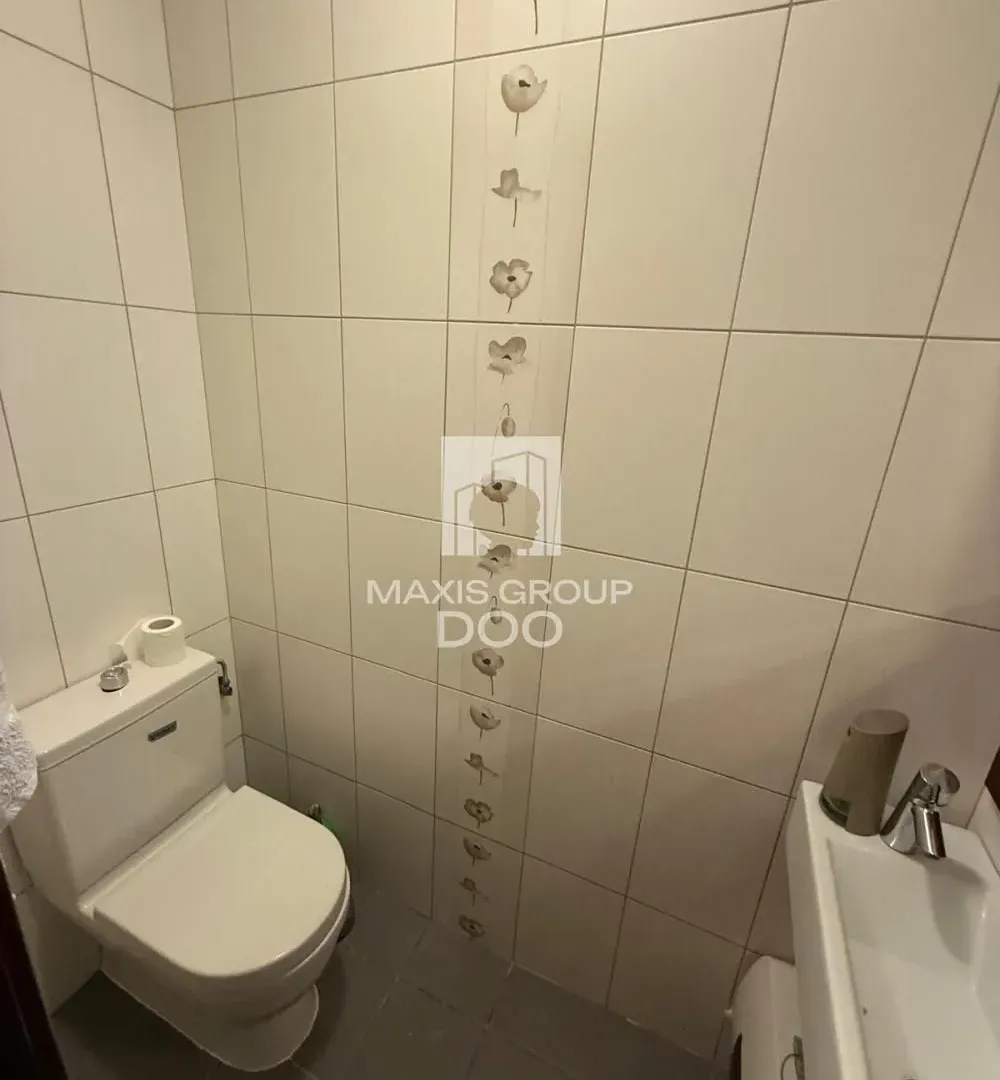 Izdavanje, trosoban stan, 81m², Čubura, Beograd