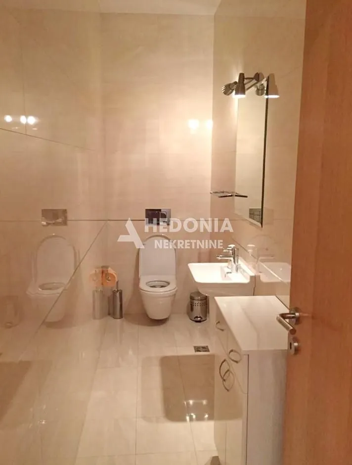 Izdavanje, trosoban stan, 100m², Stari Grad, Beograd