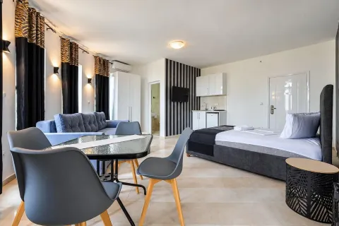 Prodaja, četvorosoban stan, 172m², Utjeha, Bar - image 16