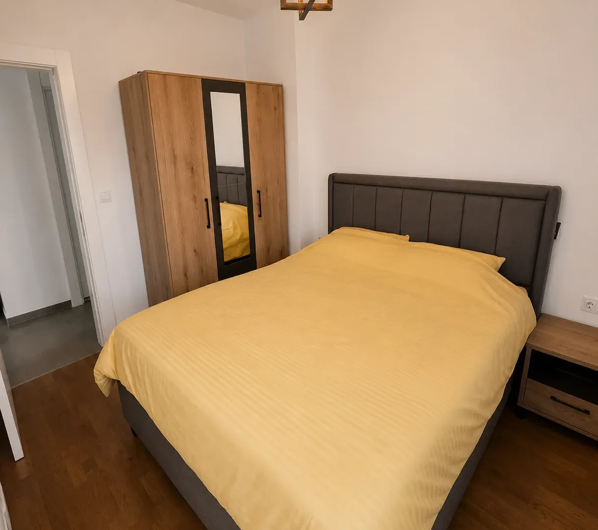 Izdavanje, jednosoban stan, 56m², Central Point, Podgorica